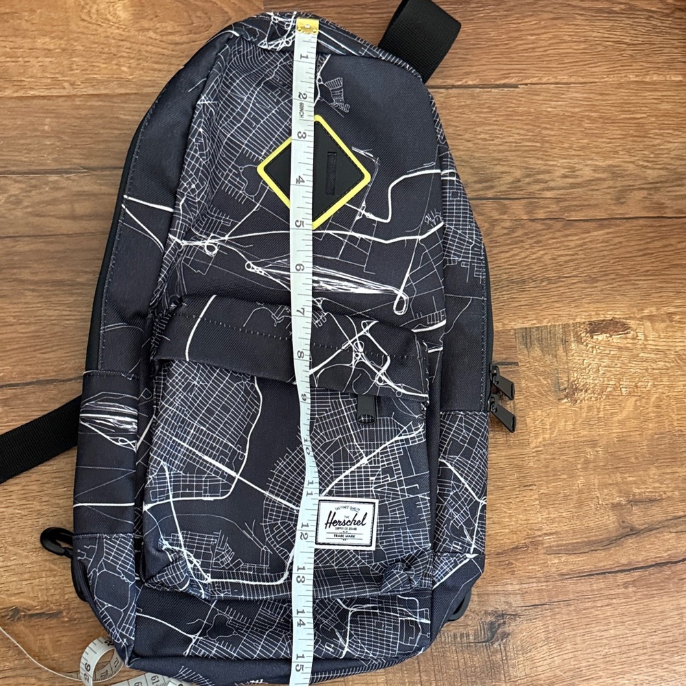 Herschel Supply Company Black and White city sling bag - Picture 2 of 6